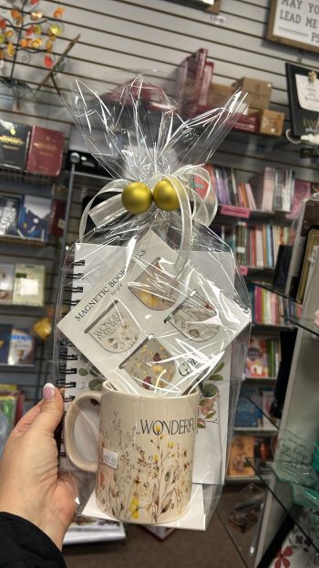 Kit Momentos de Leitura - Caneca + Caderno + Marca Página Magnético